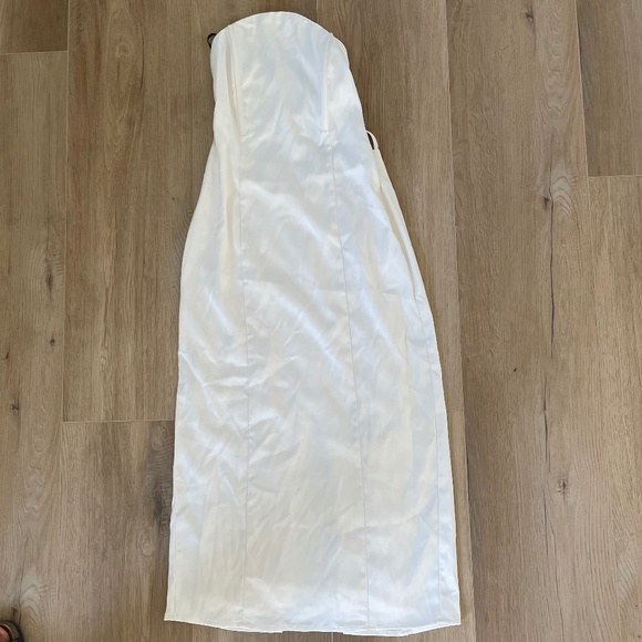 NWT Forever 21 ivory satin strapless midi dress - Picture 1 of 4